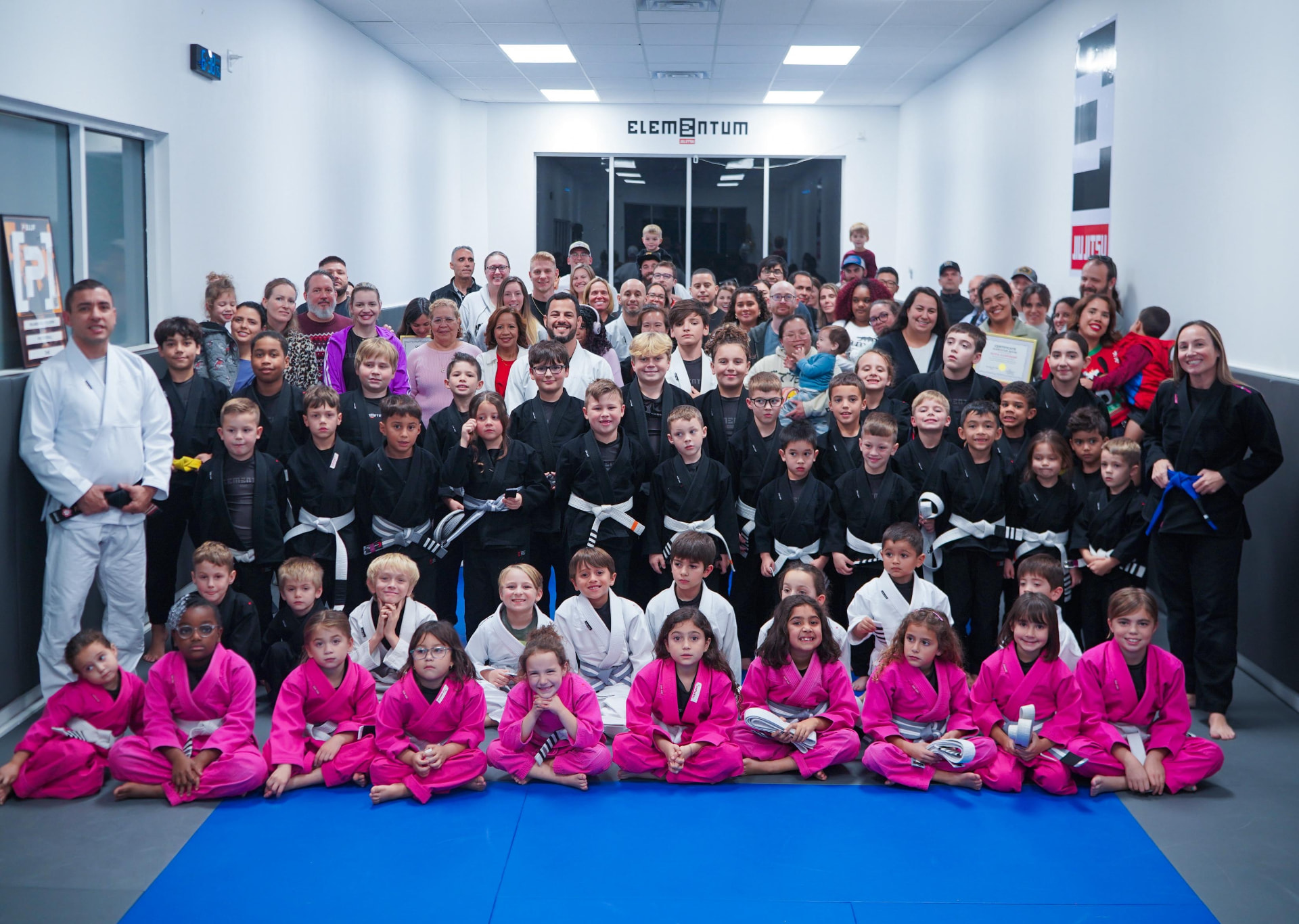 Elementum Jiu Jitsu Oviedo students, kids and families group photo
